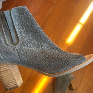 Toms Floral Embossed Bluish Gray Ankle Booties with open toe.